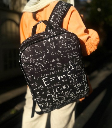 کوله پشتی فرمول اینشتین